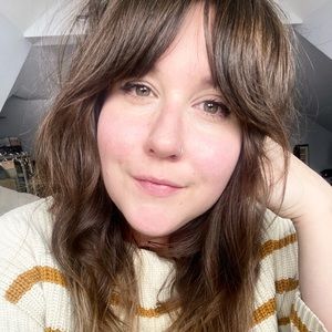 Meet your Posher, Lina
